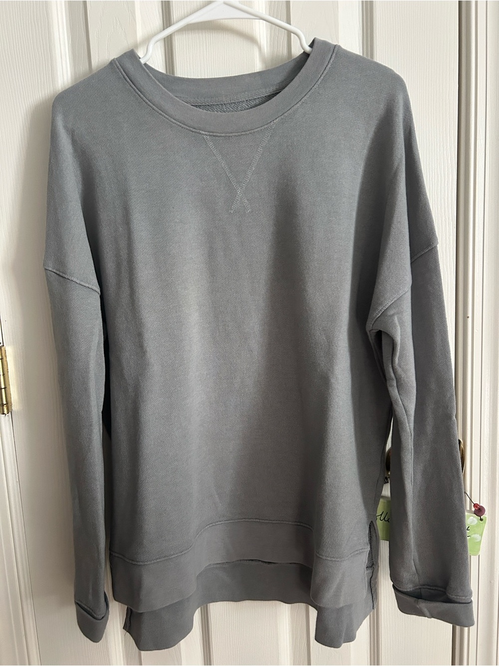 ⚜️ Time and Tru Light Gray Crewneck Pullover